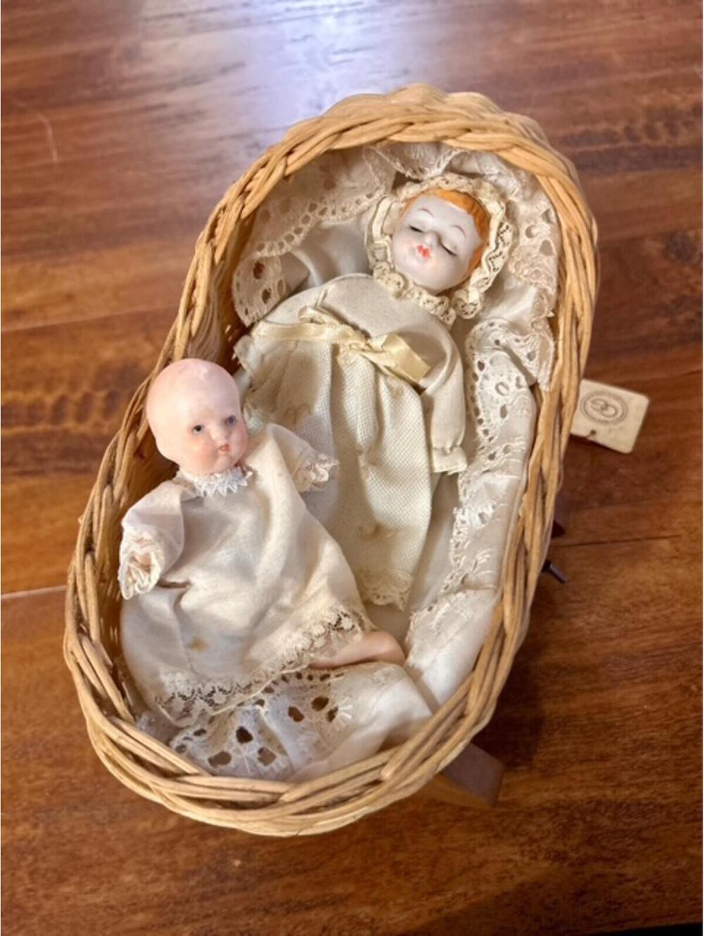 George Good Corp Vtg Porcelain Baby Dolls in Wicker Bassinet w Music Box Brahms